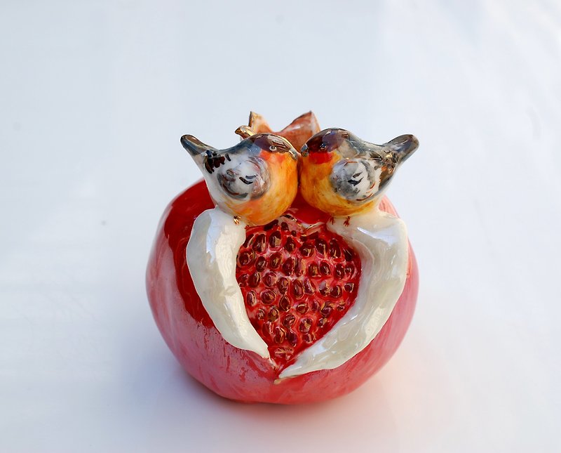 Pomegranate & birds figurine Small porcelain vase Love birds Ceramic fruits - 花瓶/花器 - 陶 多色