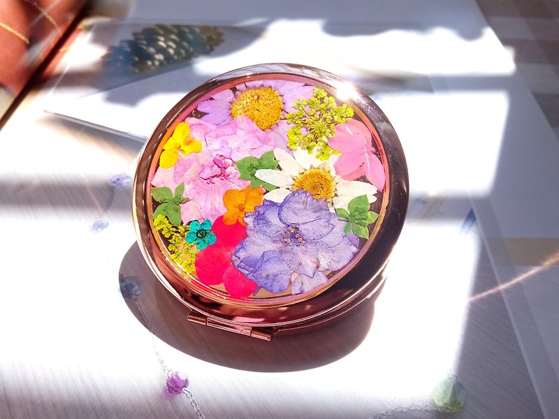 Pressed flowers mirror, Pressed Flower Compact Mirror, Colorful pocket mirror - Makeup Brushes - Other Metals Multicolor