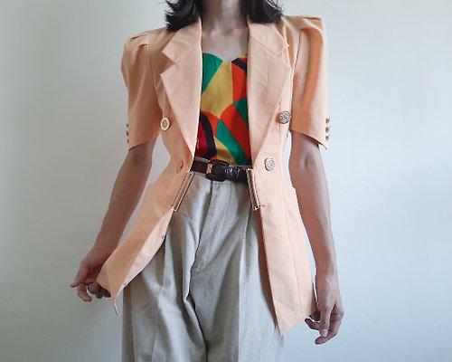 ISSARA ART GALLERY 帶有抽像印花的複古泡泡袖西裝外套 一件漂亮的西裝外套