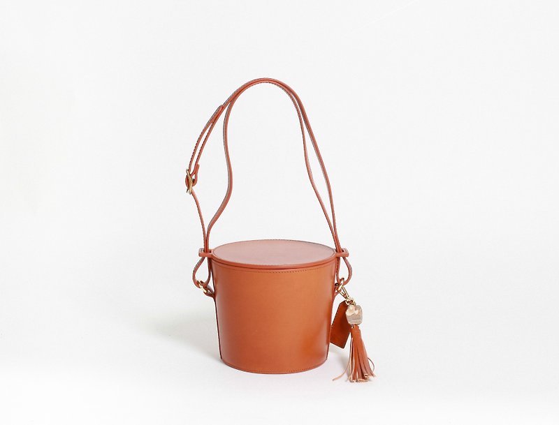 SL Bucket Bag - กระเป๋าแมสเซนเจอร์ - หนังแท้ สีนำ้ตาล