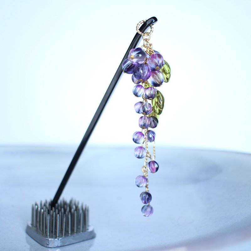 Wisteria flower ornamental hairpin　spring night version - Hair Accessories - Glass Purple