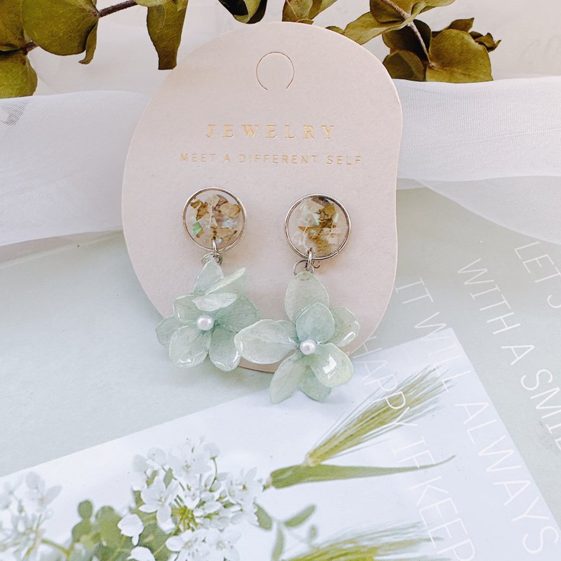 cherrish dried flower earrings preserved flower real flower earrings real flower Clip-On preserved flower earrings earrings - Earrings & Clip-ons - Plants & Flowers White