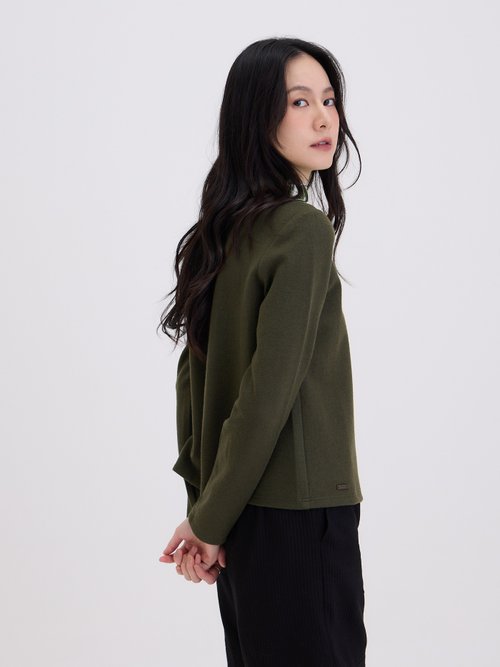 許許兒 XUXUWEAR 花紗圓領不對襯開岔長袖上衣-軍綠