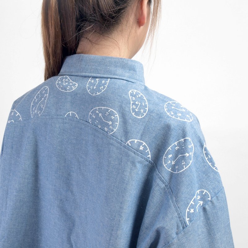【HEYSUN】Time Series /  Time Screen Printing Long Sleeve Shirt - blue - Women's Shirts - Other Materials Blue