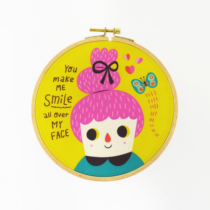 You Make Me Smile All Over My Face Hoop Art - ของวางตกแต่ง - ผ้าฝ้าย/ผ้าลินิน หลากหลายสี