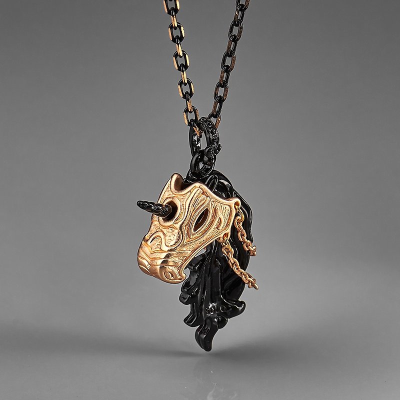 Royal Mask Unicorn Necklace - สร้อยคอ - โลหะ สีดำ