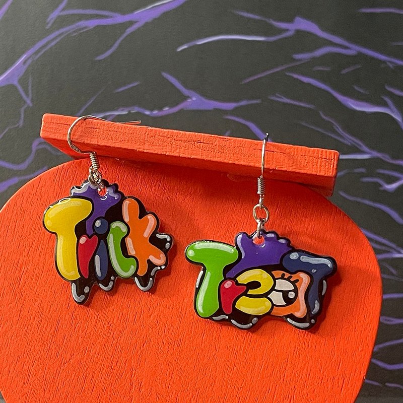 trick or treat hand-painted handmade earrings - ต่างหู - พลาสติก หลากหลายสี