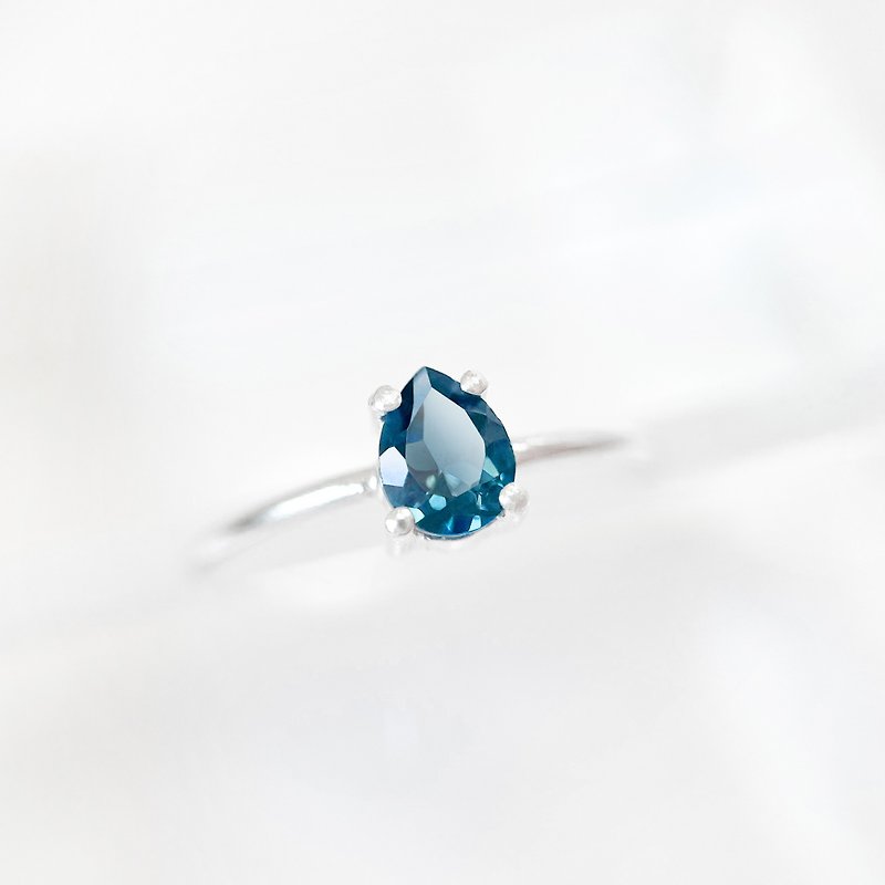 Pear-shaped London Topaz 925 Sterling Silver Ring - แหวนทั่วไป - เครื่องเพชรพลอย สีน้ำเงิน