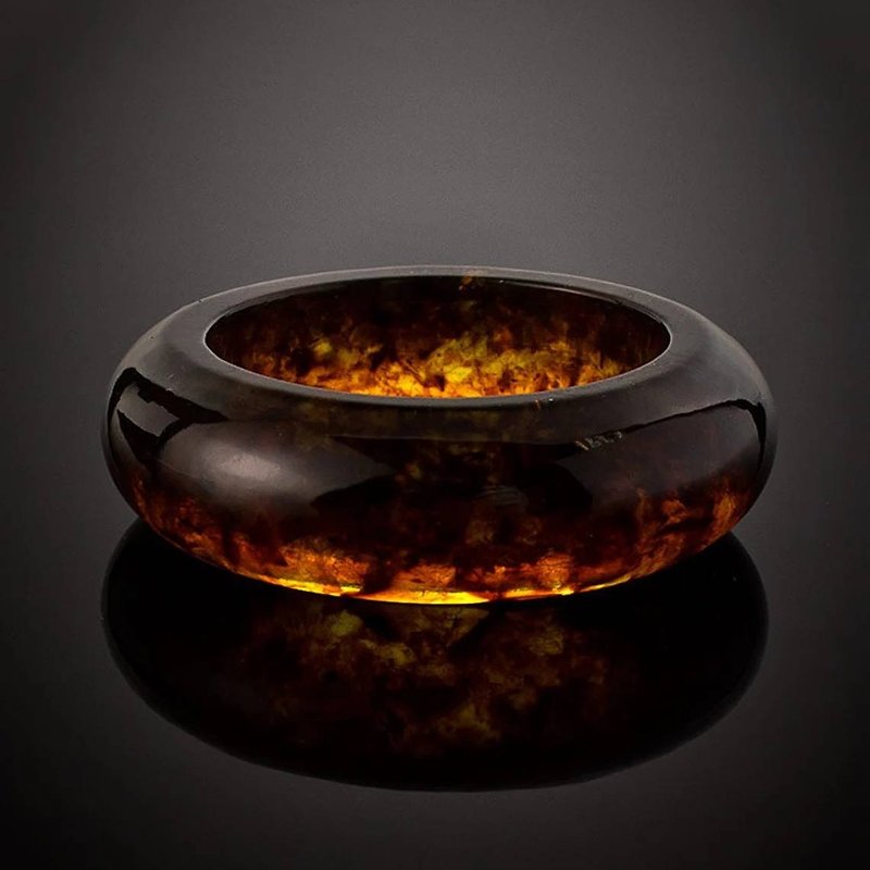 Stylish handmade amber ring, unique cognac Amber band ,Wedding Band gemstone - แหวนทั่วไป - หิน สีนำ้ตาล