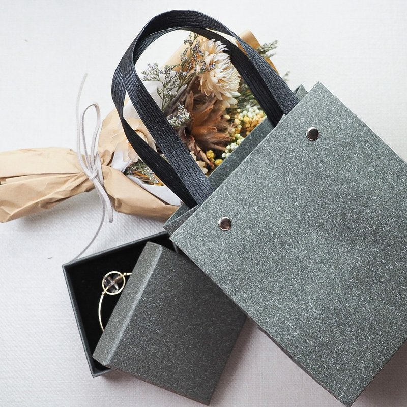 暖暖心意  加購 禮物包裝  紙盒 + 手提袋   不包含花束 - 其他 - 紙 灰色