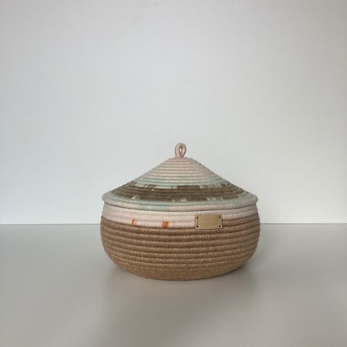 KOTTOSH ART Jute Storage basket with lid 19 cm x 23 cm x 10 cm