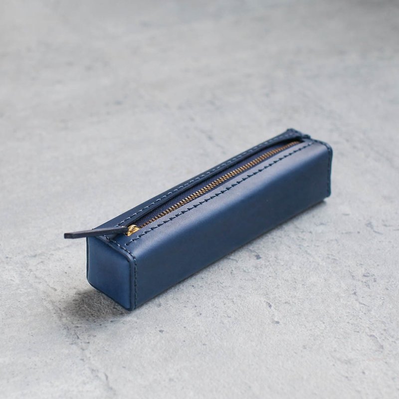 海軍藍色全手工立體植鞣真皮筆袋 (小款) - 鉛筆盒/筆袋 - 真皮 藍色