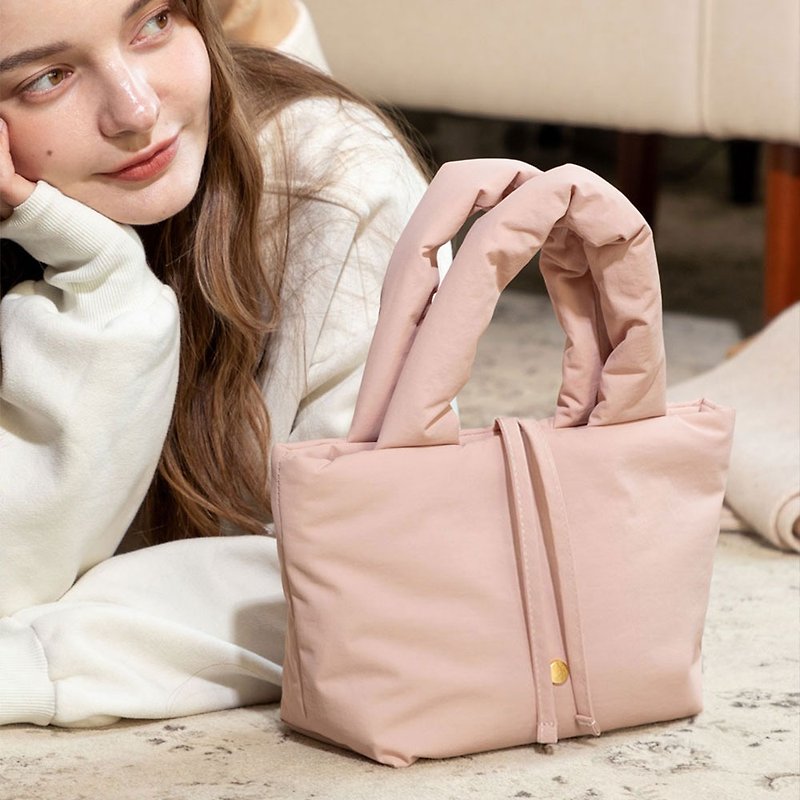 Mellow Padding Bag Pink - กระเป๋าถือ - ผ้าฝ้าย/ผ้าลินิน สึชมพู