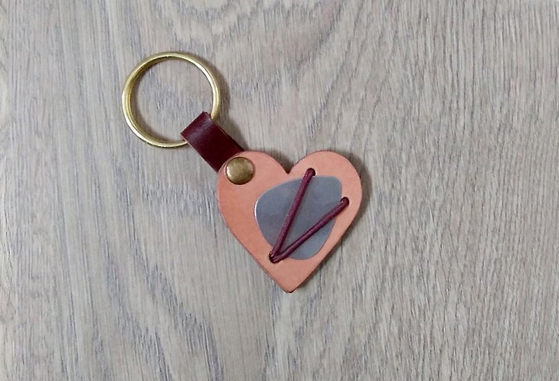 Red Heart Leather Guitar Pick Pick Keychain - ที่ห้อยกุญแจ - หนังแท้ สีส้ม