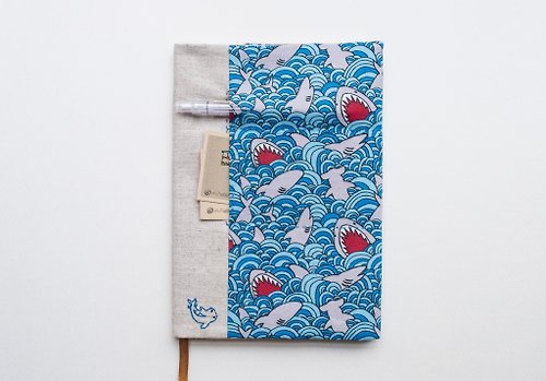 Momshoo Shark Attack - adjustable A5 fabric bookcover