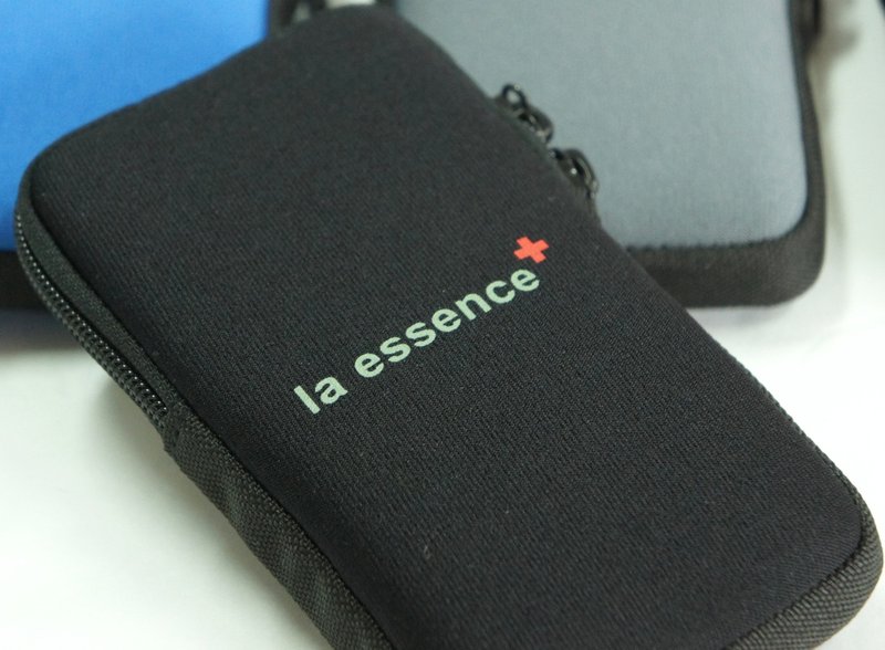 la essence Taiwan Premium Manufacturing LE-9805M iPhone SE 5-inch Phone Pouch | Wetsuit Material - เคส/ซองมือถือ - วัสดุกันนำ้ 