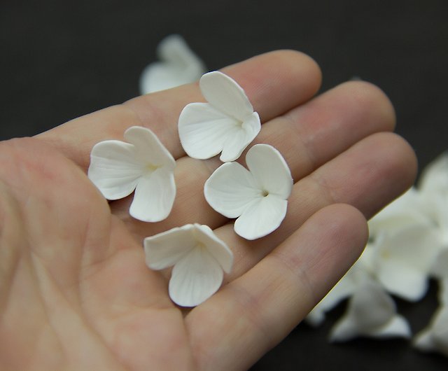Snowdrops Flowers Beads Polymer Clay Beads White Handmade Beads Jewelry  supplies - Shop FlorenBeads Parts, Bulk Supplies & Tools - Pinkoi