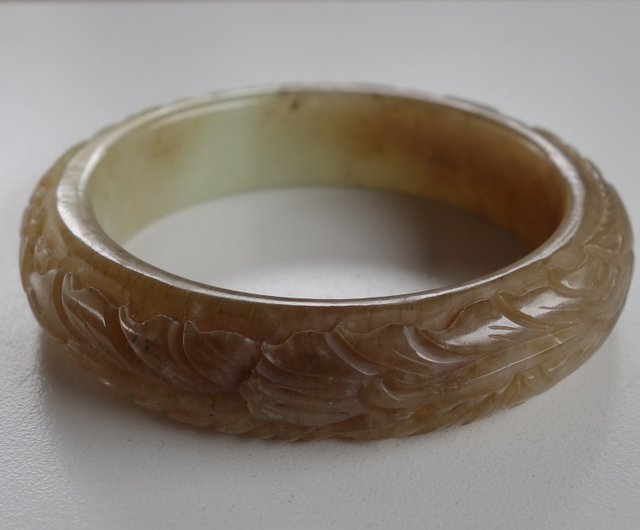 【新入荷】天然玉石和田玉糖料　立体彫刻バングル　梅花　内径約58.4mm鑑定書付 新入荷】天然玉石和田玉糖料 立体彫刻バングル 梅花 内径約58.4
