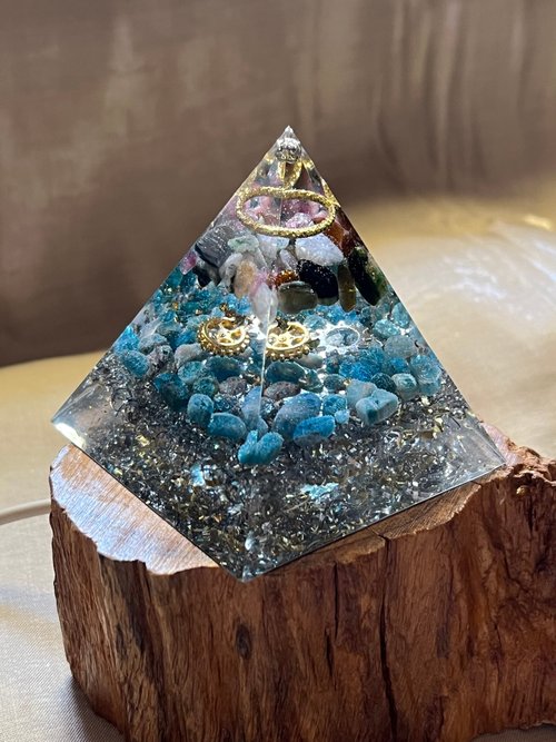 Serendipity Gem｜翡翠．水晶．奧剛 訂製【奧剛能量塔-給追求熱情的你】碧璽/藍磷灰-奧根金字塔