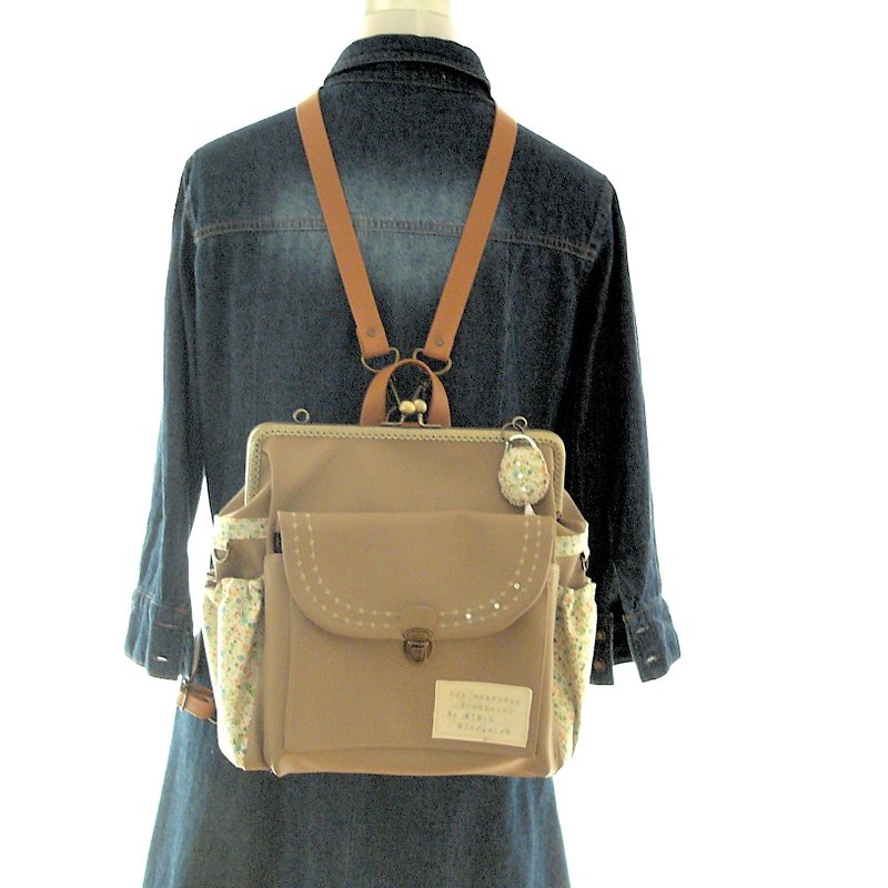 Back pocket & right zipper with line embroidery 1 color 3 WAY backpack set cafe  - 背囊/背包 - 真皮 卡其色