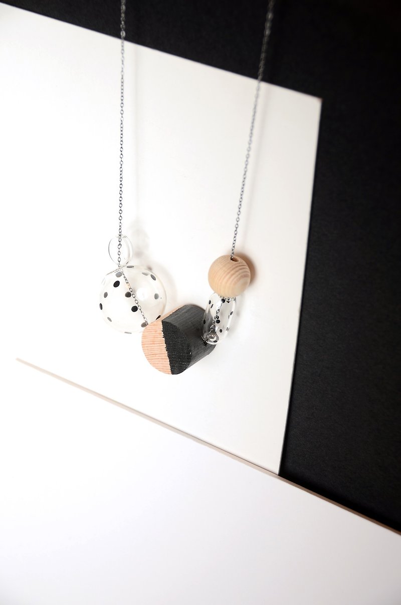 CARINA BLACK - Glass Bubbles ＋Handpainted wooden beads Necklace - สร้อยติดคอ - แก้ว สีดำ