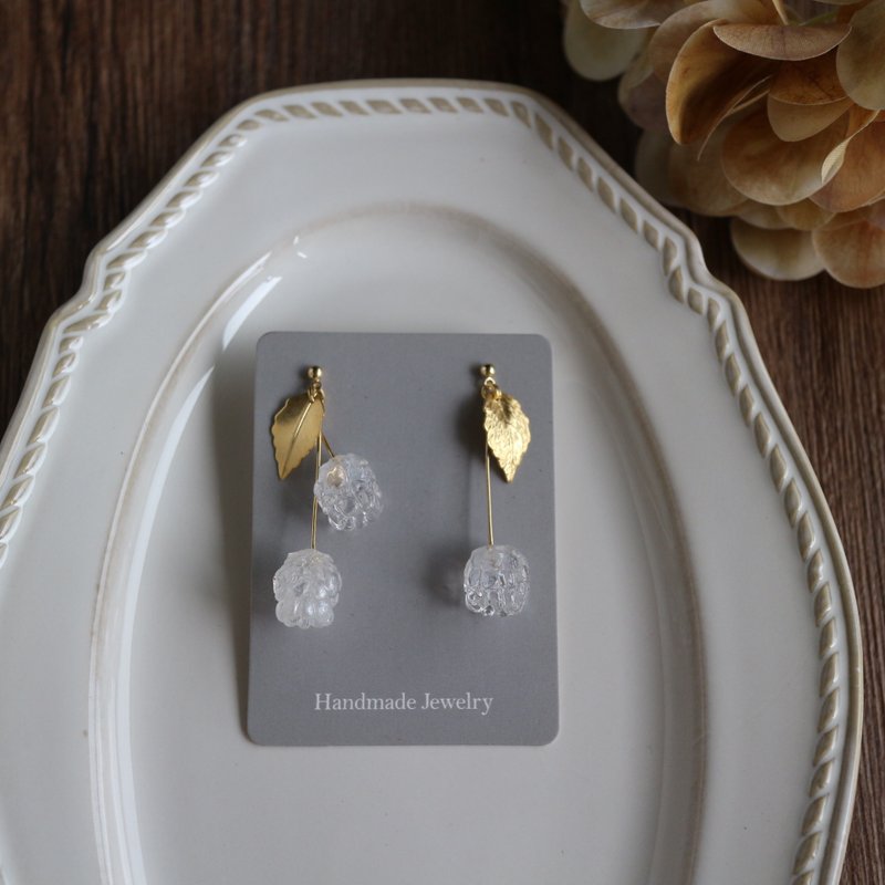 Forest style sweet transparent mulberry asymmetric dangle earrings 925 Silver - ต่างหู - เรซิน สีใส