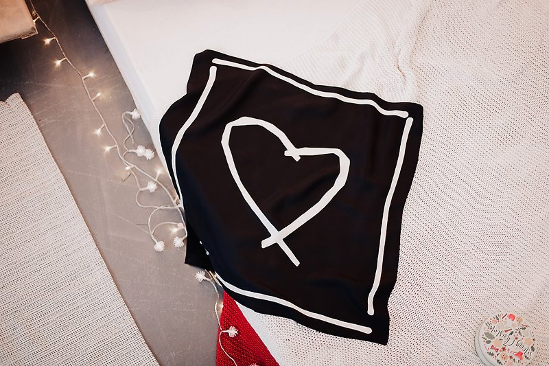 White Heart Printed Silk Handkerchief / A Cute Gift for Her - 絲巾 - 絲．絹 黑色