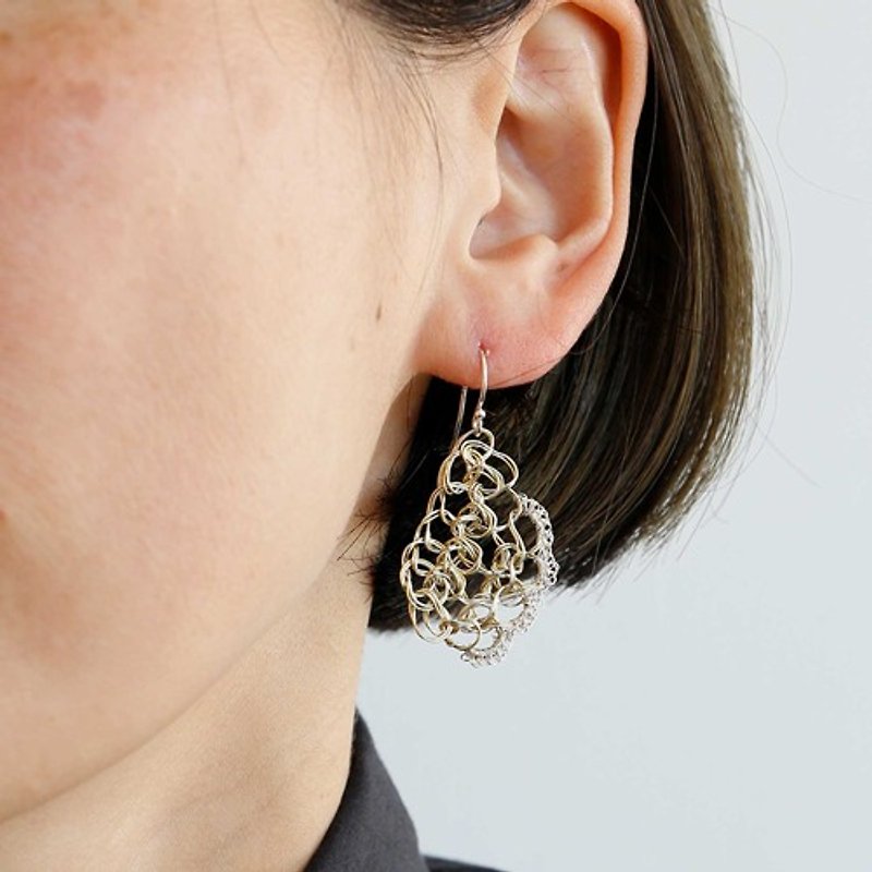 Hane Earrings - 耳環/耳夾 - 其他金屬 銀色