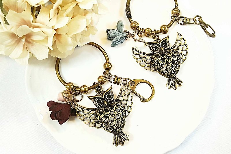 Paris * Le Bonheun. Dream Forest Series. Sister 1 + 1 girlfriend 2 into the combination. Colored acorn flowers. Elephant Bunny Owl Zebra. Hollow key chain - Keychains - Other Metals Multicolor