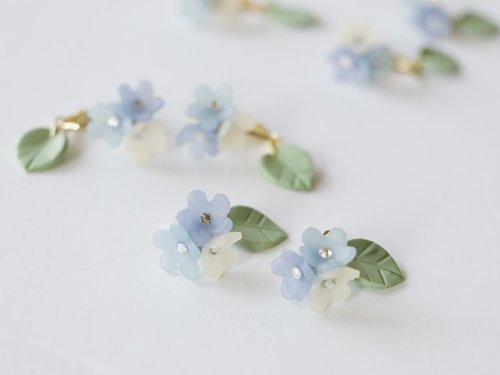 忘れな草のピアス/イヤリング