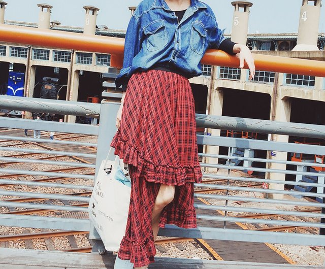 Long plaid shop skirt in spanish