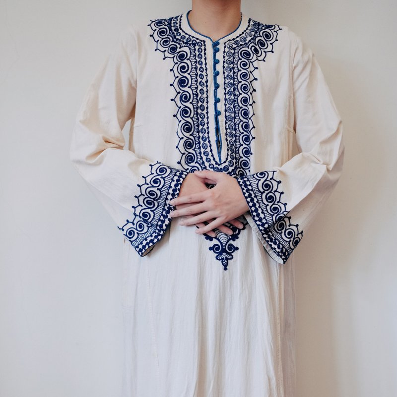 Vintage 低調華麗刺繡棉長袍洋裝 - 洋裝/連身裙 - 棉．麻 
