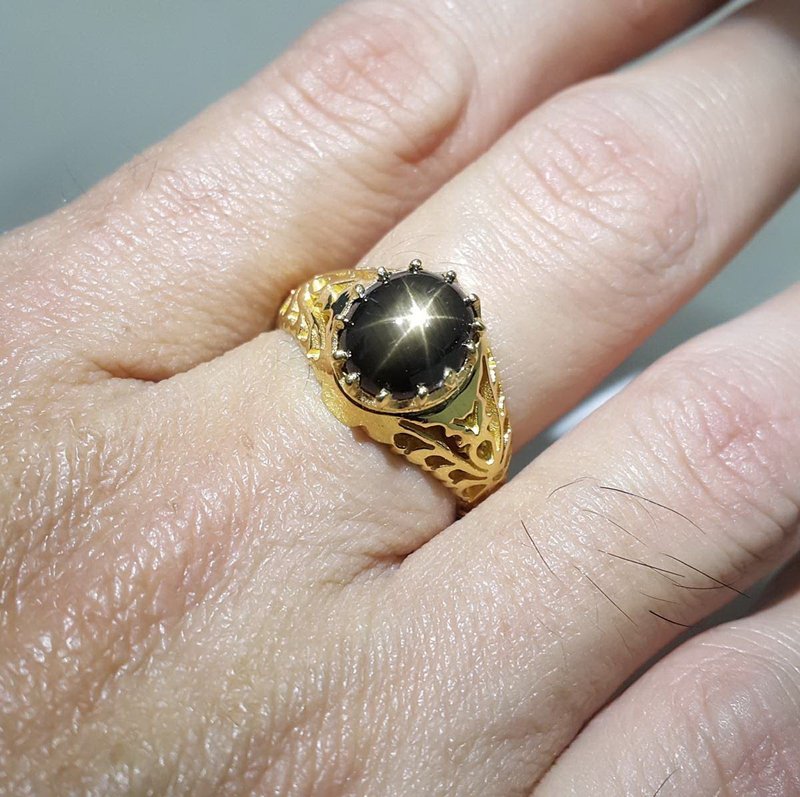 Black Star Natural sapphier ring silver sterling plated 14k size 7.0 free resize - 戒指 - 純銀 黑色