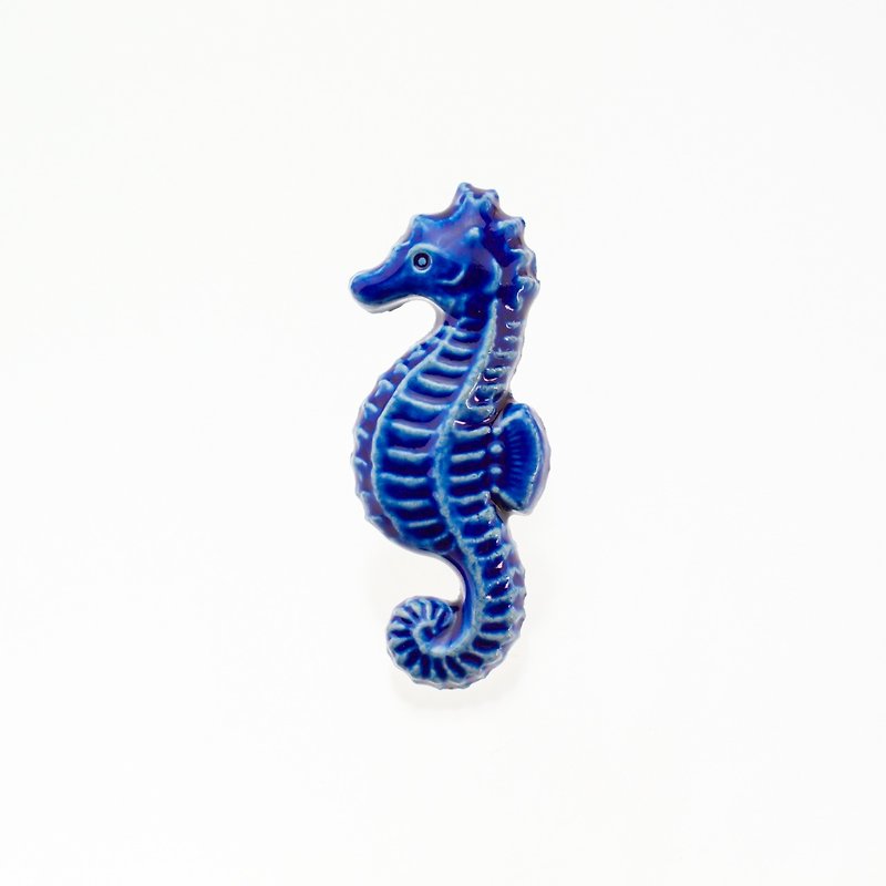 ceramics brooch seahorse cobalt blue - เข็มกลัด - ดินเผา สีน้ำเงิน