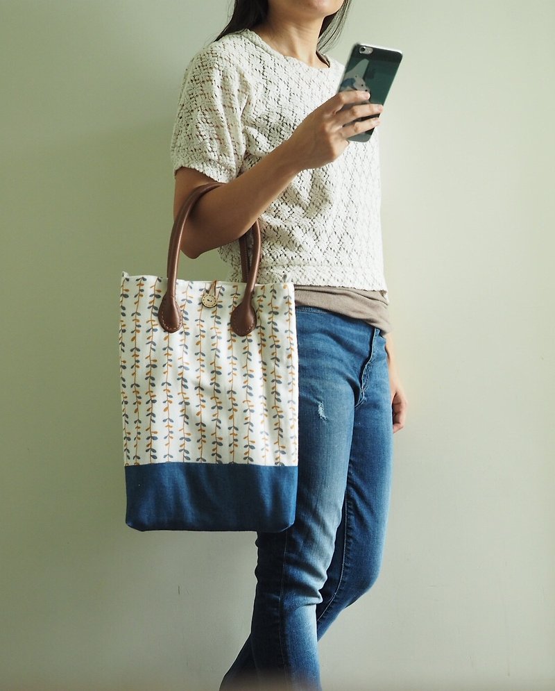 Handmade Canvas tote bag - Messenger Bags & Sling Bags - Cotton & Hemp Blue