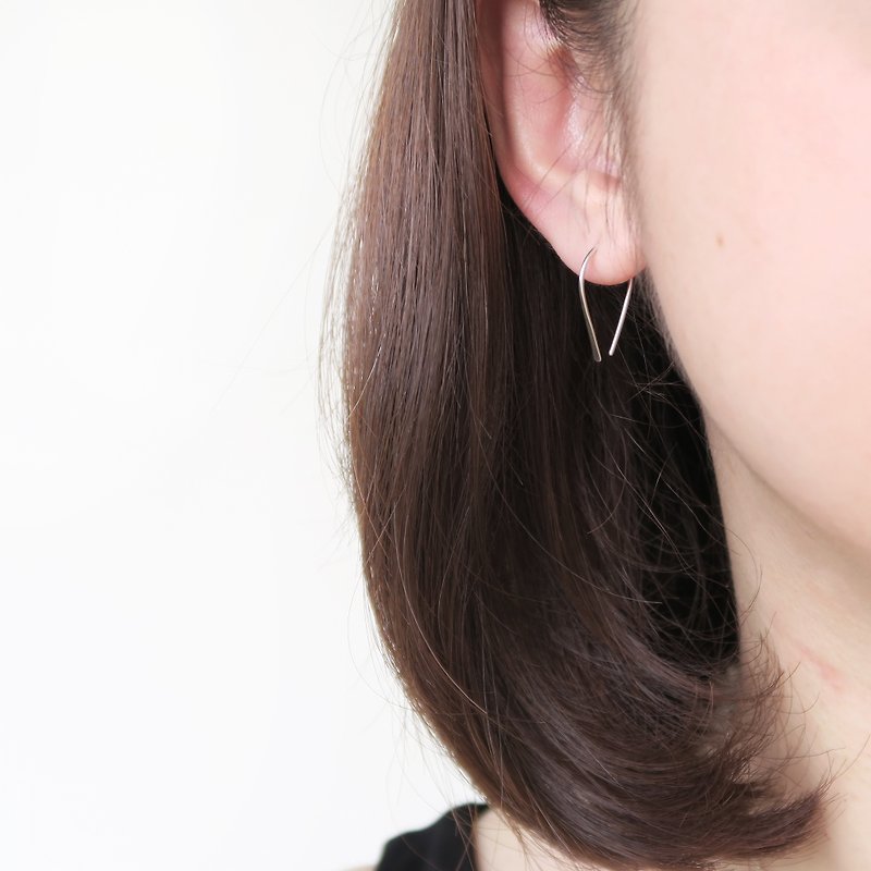 925 sterling silver light Silver earrings-European and American style small U-shaped earrings - ต่างหู - เงินแท้ สีเทา