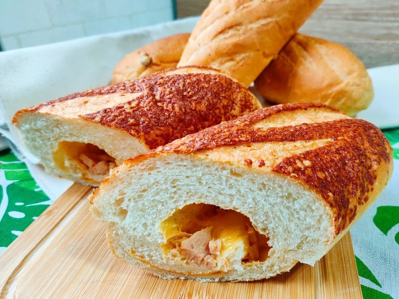 Smoked Chicken Cheese Old-fashioned European Bread - ขนมปัง - วัสดุอื่นๆ 