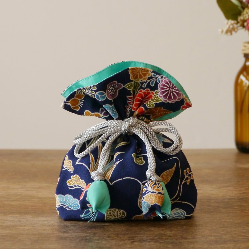 Happy purse string FUGURO 菊 文 梅 文 - กระเป๋าเครื่องสำอาง - ผ้าฝ้าย/ผ้าลินิน สีน้ำเงิน