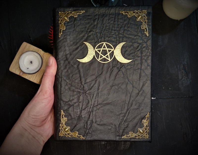 กระดาษ สมุดบันทึก/สมุดปฏิทิน สีดำ - New witch spell book Witchcraft grimoire journal with text Wicca begginer book