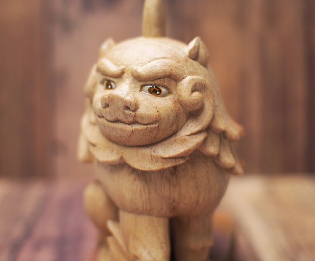 可愛い手のり一笑狛犬 京都八坂神社神殿狛犬より 木彫り ショップ 一笑仏工房 置物 Pinkoi