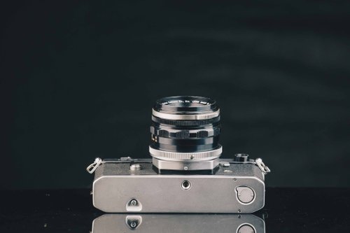 Canon FX フィルム一眼レフカメラ 50mmレンズ付き 500x0.jpg