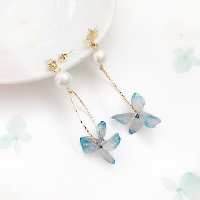 立體真花藍色繡球花長耳環配日本棉花珍珠18K包金耳針(可轉耳夾) - 耳環/耳夾 - 植物．花 藍色