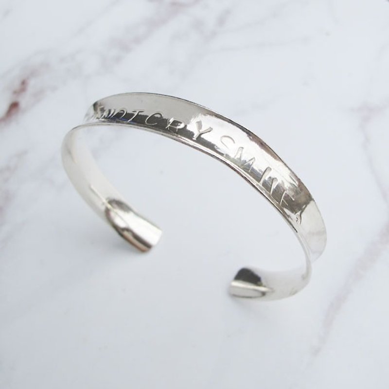 [Handmade custom silver jewelry] Concave minimalist | handmade wide version of sterling silver bracelet | - สร้อยข้อมือ - เงินแท้ สีเงิน