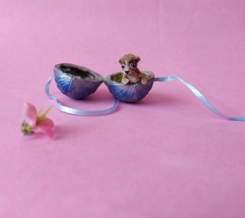微型针织泰迪熊与坚果收藏小雕像amigurumi可爱玩具 - 玩偶/公仔 - 羊毛 卡其色