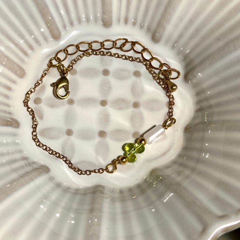 Laolin Groceries | Green Grape Bronze Bracelet - สร้อยข้อมือ - ทองแดงทองเหลือง สีทอง