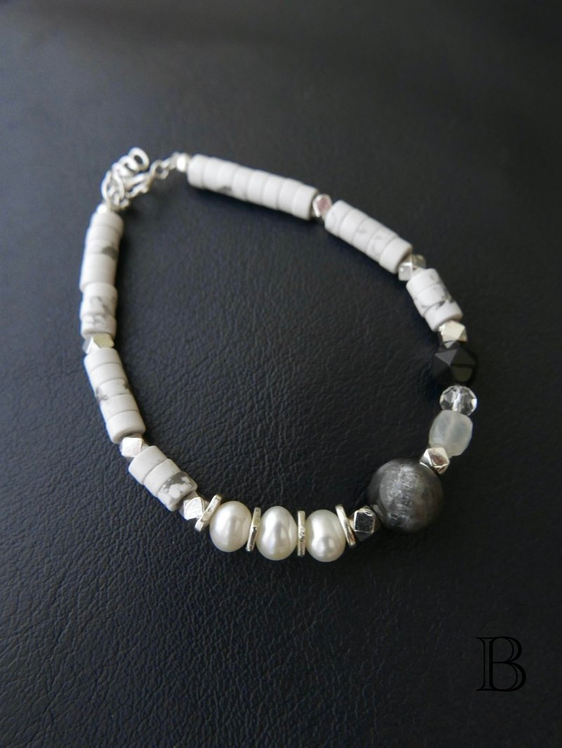 Gemstone Bracelet/Magnesite/Skeletal Quartz - Bracelets - Stone White