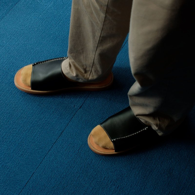 Hand-stitched Genuine Leather Indoor/Outdoor Slippers for Men and Women / Black / 230 - รองเท้าแตะในบ้าน - หนังแท้ สีดำ