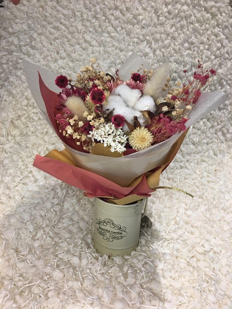 [Jinhuaju] Christmas pink and white hand-made dry flower bouquets, bouquets, wedding photos, modeling and delivery - ตกแต่งต้นไม้ - พืช/ดอกไม้ 