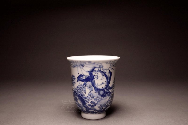 【劉海戲金蟾】炎黃大地藝術 龍山堂 傳統手工 古韻青花 160cc - 茶壺/茶杯/茶具 - 陶 藍色