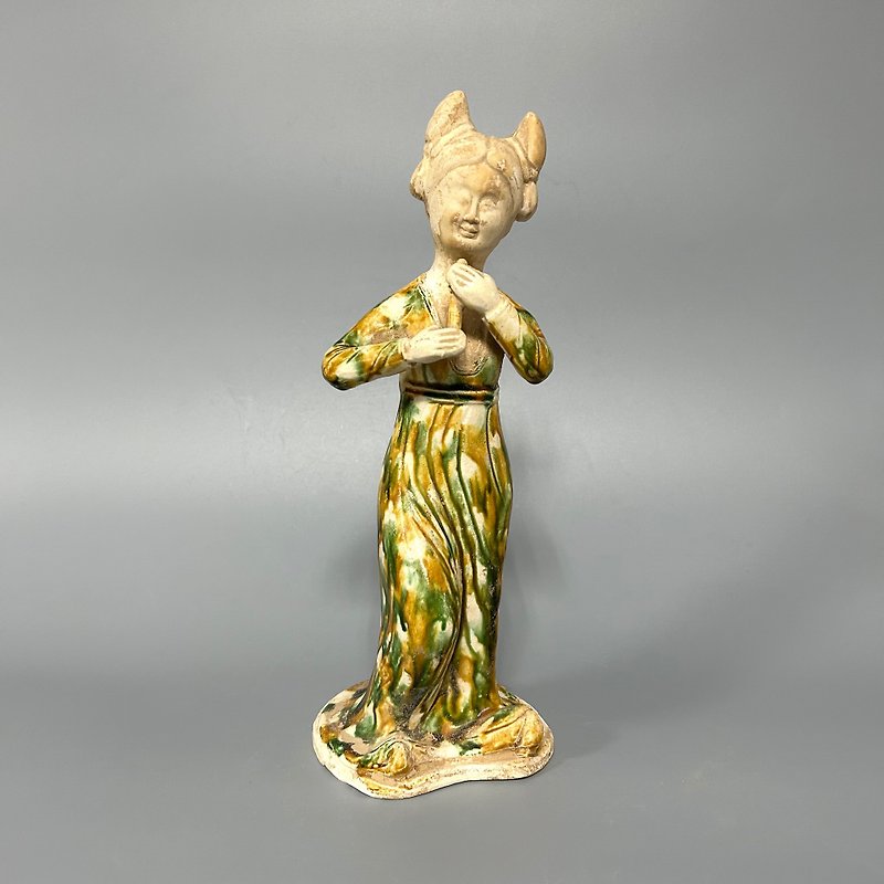 Tang Dynasty Tri-Colored Female Attendant Figurines - ของวางตกแต่ง - ดินเผา สีกากี
